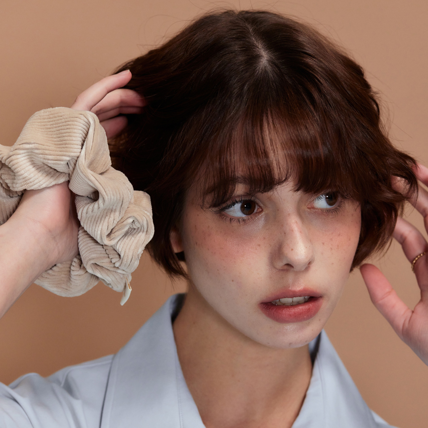 코듀로이 헤어 스크런치 베이지 / FLOTFA3A05