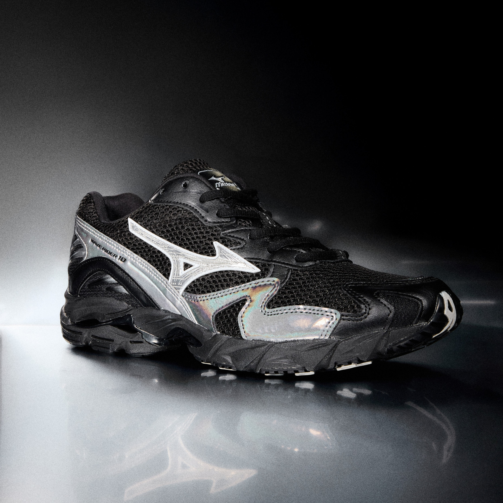 웨이브 라이더 10 프리즘 블랙 / D1GA243151