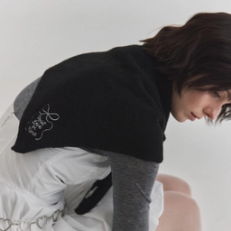 오찌x로파서울 니트 스카프 블랙 / FLOTFF4A06