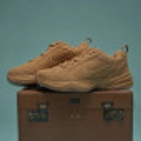 에어 모나크 스니커즈 브라운 남성 / IB2281-700