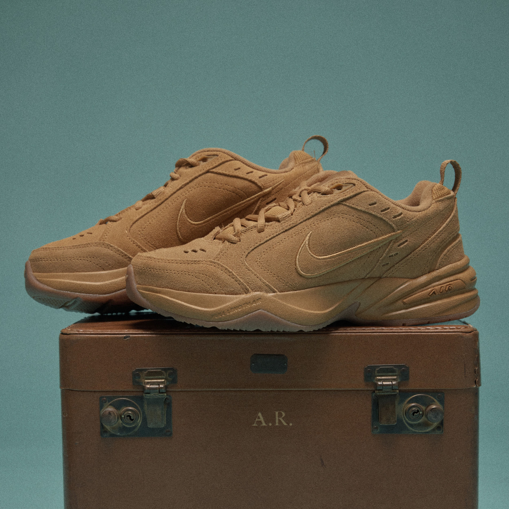 에어 모나크 스니커즈 브라운 남성 / IB2281-700