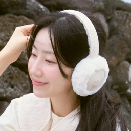 오찌x우무 벌루니 퍼 이어머프 아이보리 / FLOTFF4A12