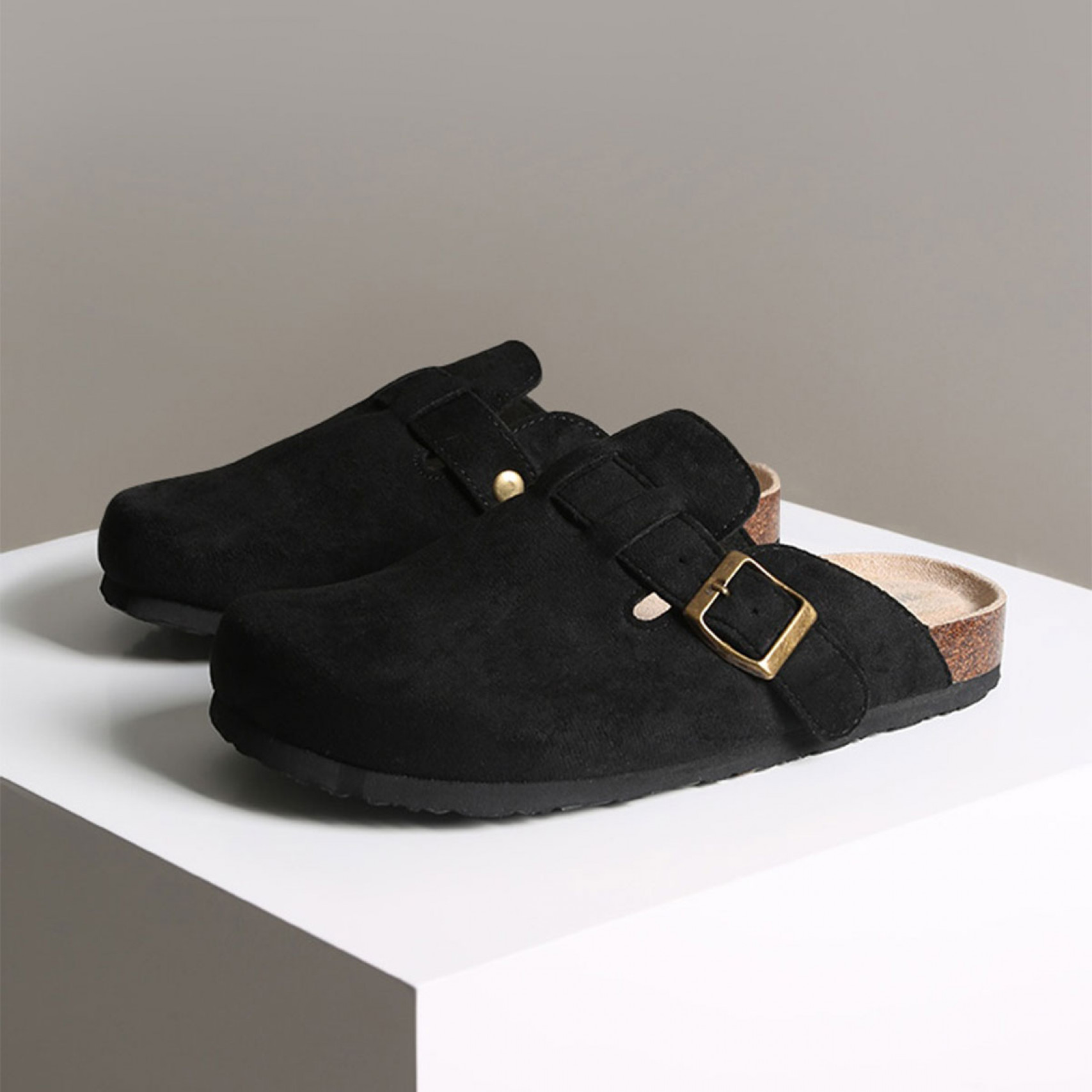 스웨이드 클로그 블랙 / HPCV4FA40119