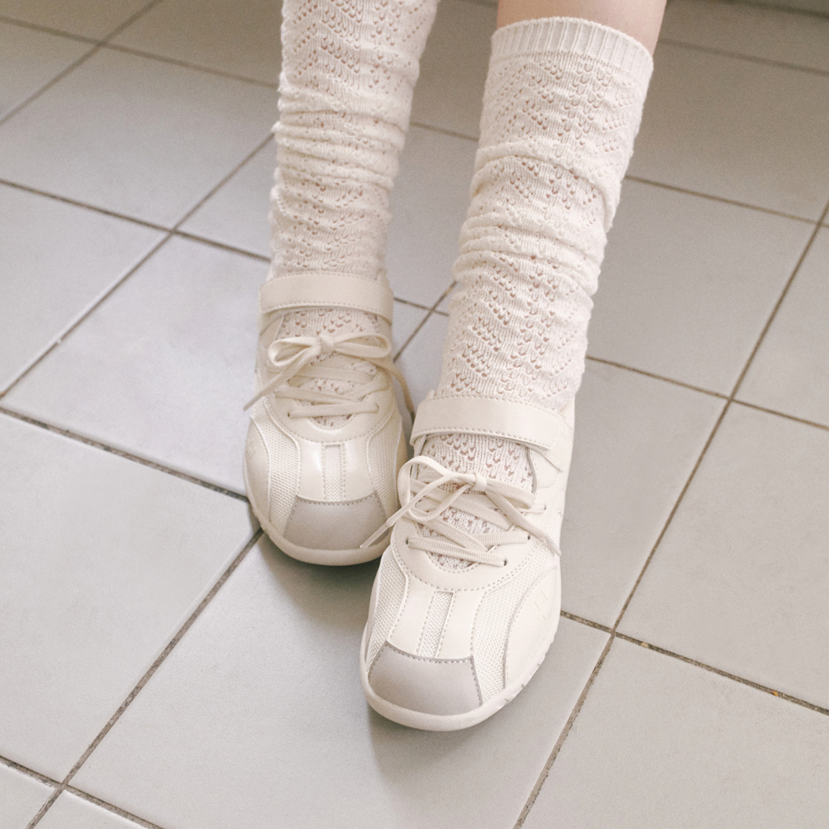 로마리 레이스업 스니커즈 아이보리 / FLOTGA1W18