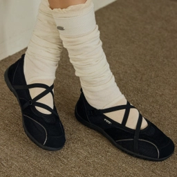 로마리 밴딩 스웨이드 스니커즈 블랙 / FLOTGA1W56