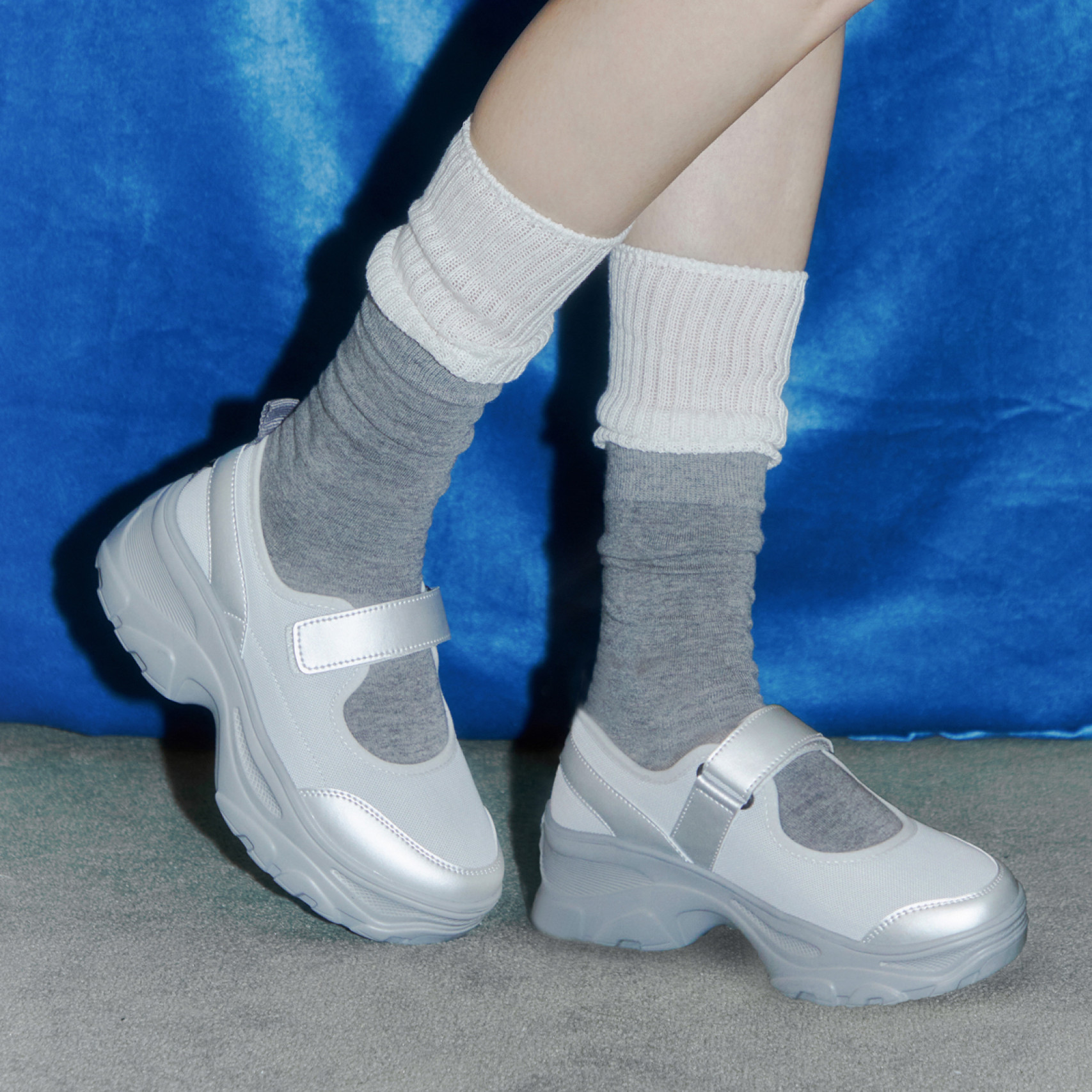 로미타 플랫폼 벨크로 스니커즈 실버 / FLOTGA1W39